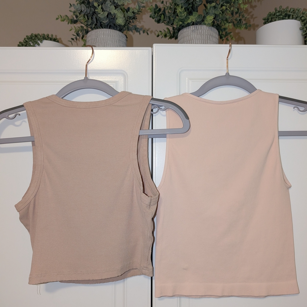 🔥2 Sleeveless High-Neck Ribbed Tank Tops - Pink & Tan - Picture 2 of 6